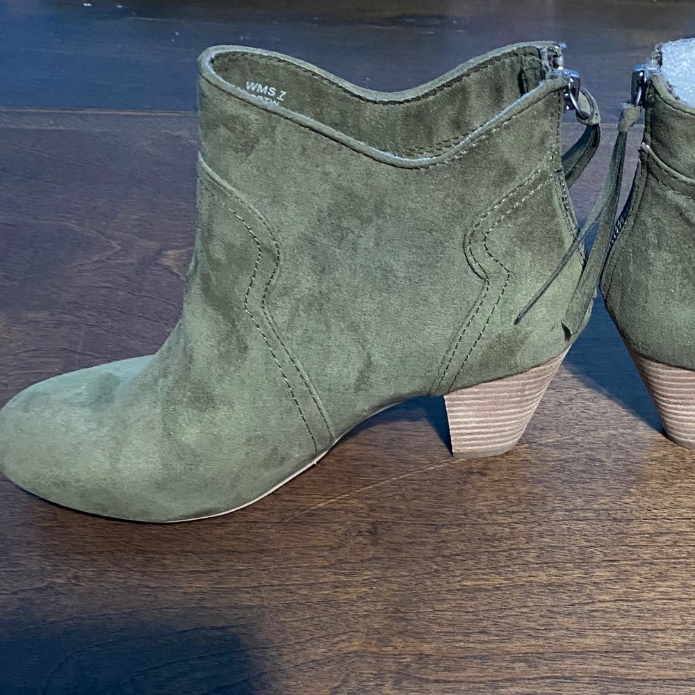 Report Faux Suede 7 Olive Green Zipper Ankle Boots